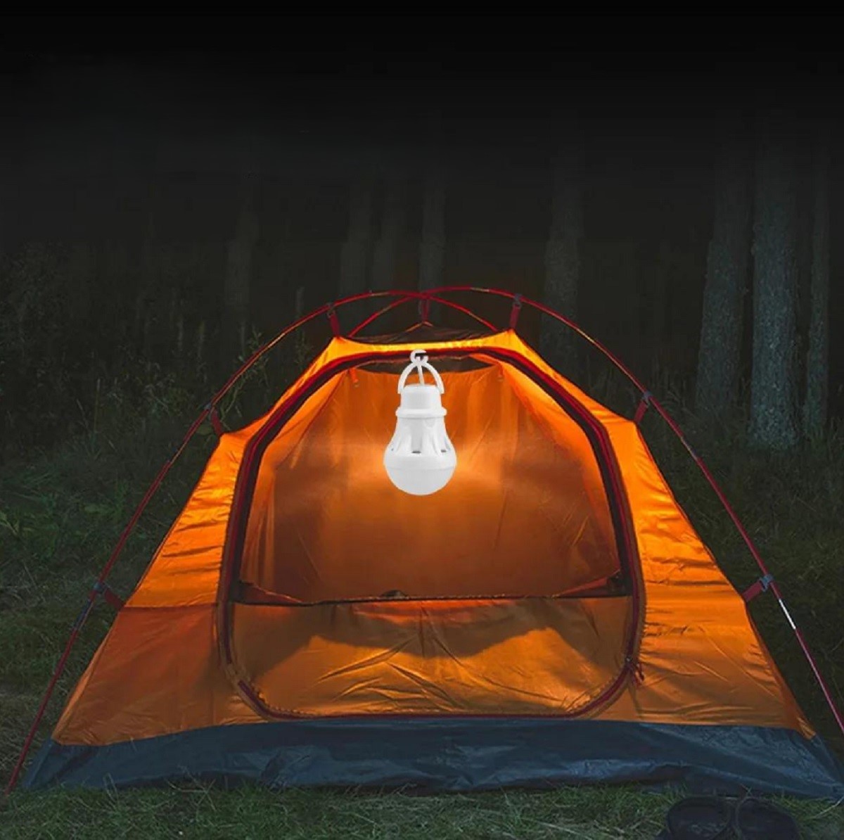 Praktická závesná kempingová LED žiarovka